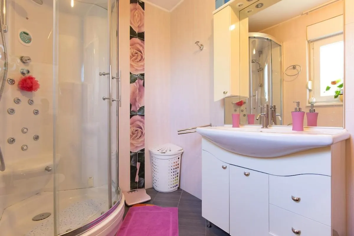 Apartman Sara S Predivnim Pogledom Na More Matulji 0*,  Croatia