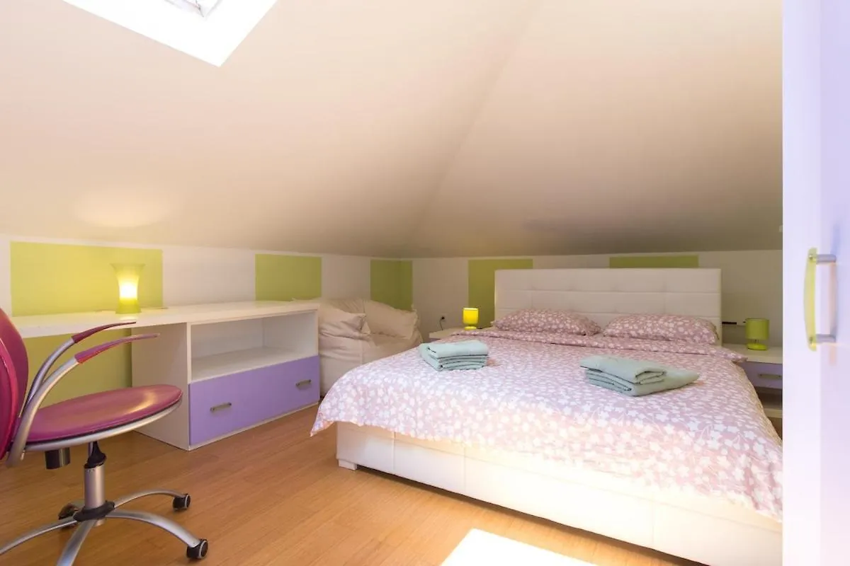דירה מטולי Apartman Sara S Predivnim Pogledom Na More